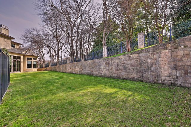 7001 Oakmont Terrace, Fort Worth, TX 76132