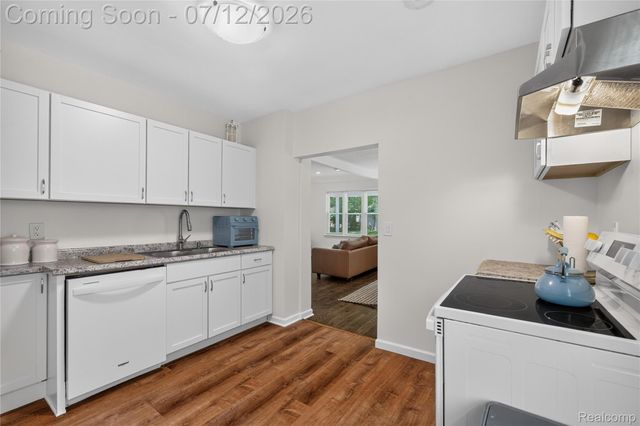 25450 6th Street, Grosse Ile Township, MI 48138