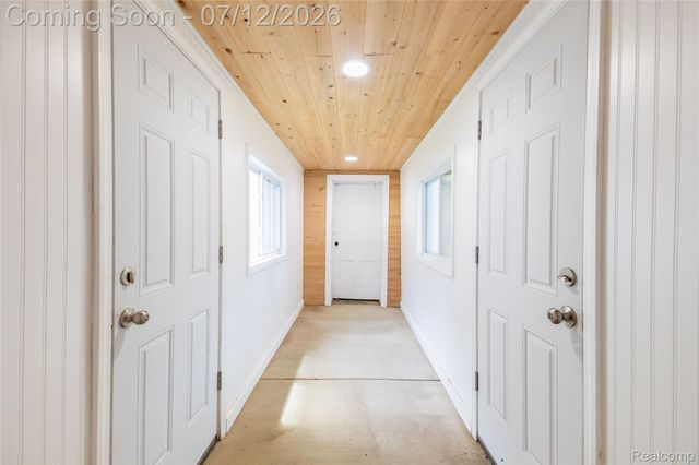 25450 6th Street, Grosse Ile Township, MI 48138