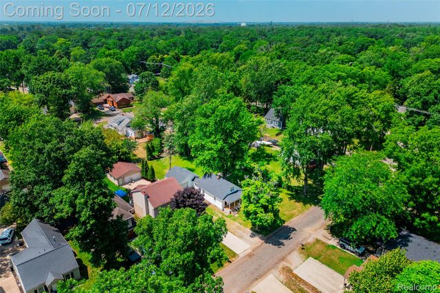 25450 6th Street, Grosse Ile Township, MI 48138