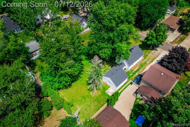 25450 6th Street, Grosse Ile Township, MI 48138