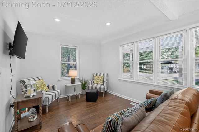 25450 6th Street, Grosse Ile Township, MI 48138