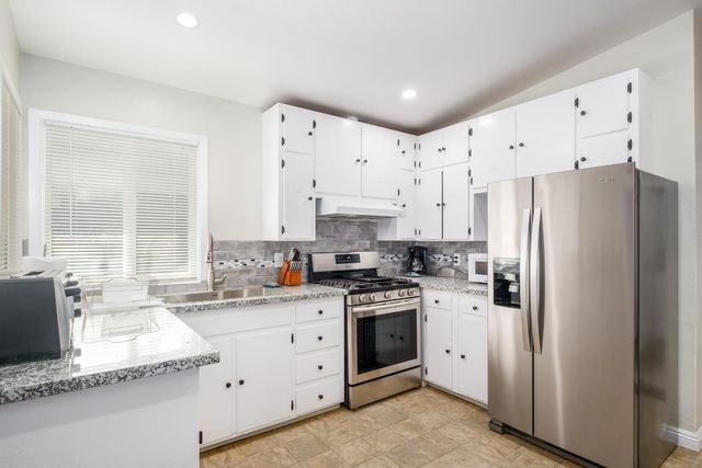 1116 W Dakota Avenue, Fresno, CA 93705