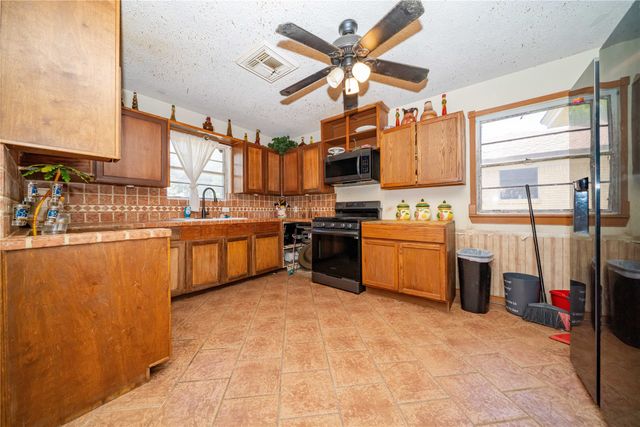 2217 Gaylord Drive, Dallas, TX 75227