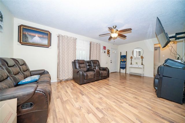 2217 Gaylord Drive, Dallas, TX 75227