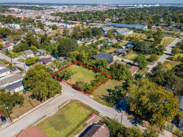 2306 Chew Street, Houston, TX 77020