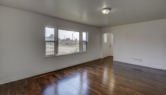 1450 W 35th Avenue, Gary, IN 46408