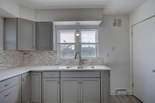 1450 W 35th Avenue, Gary, IN 46408