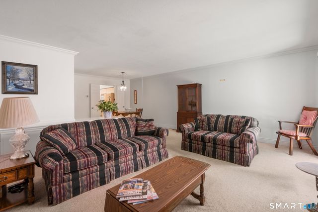 41 Tunxis Village 41, Farmington, CT 06032