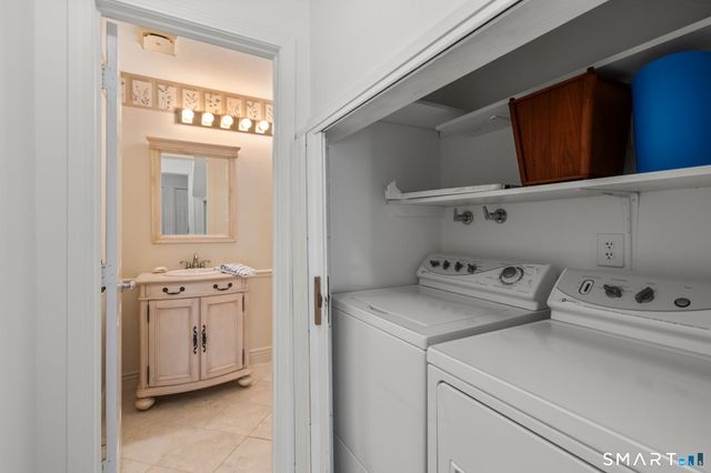 41 Tunxis Village 41, Farmington, CT 06032