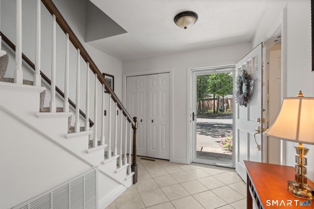 41 Tunxis Village 41, Farmington, CT 06032