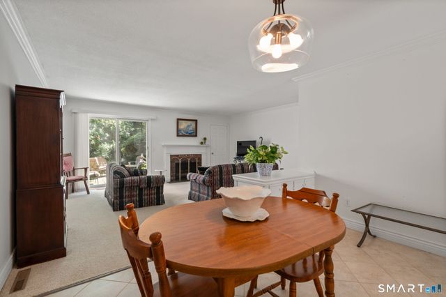 41 Tunxis Village 41, Farmington, CT 06032