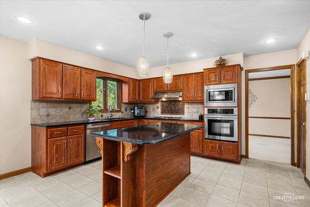 475 Prairie Knoll Drive, Naperville, IL 60565