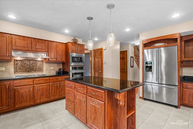 475 Prairie Knoll Drive, Naperville, IL 60565