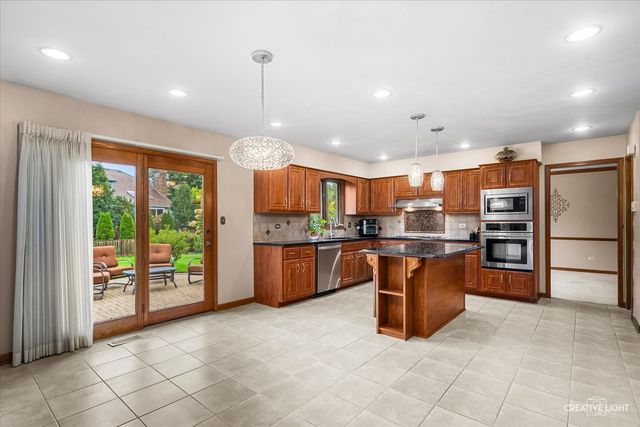 475 Prairie Knoll Drive, Naperville, IL 60565