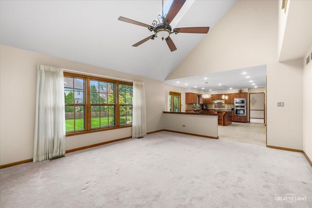475 Prairie Knoll Drive, Naperville, IL 60565