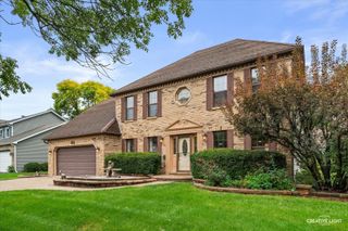 475 Prairie Knoll Drive, Naperville, IL 60565