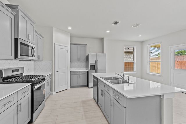 4372 Mill Stream Lane, Fort Worth, TX 76036