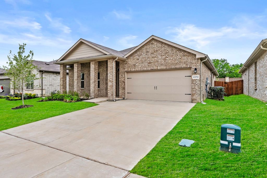 4372 Mill Stream Lane, Fort Worth, TX 76036