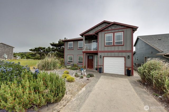 32500 G St, Ocean Park, WA 98640
