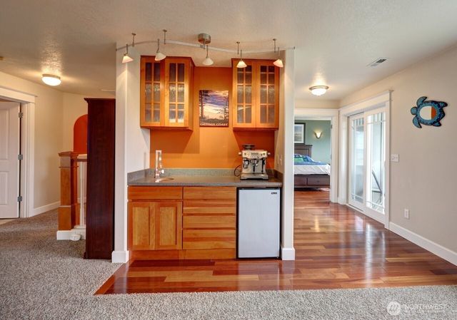 32500 G St, Ocean Park, WA 98640