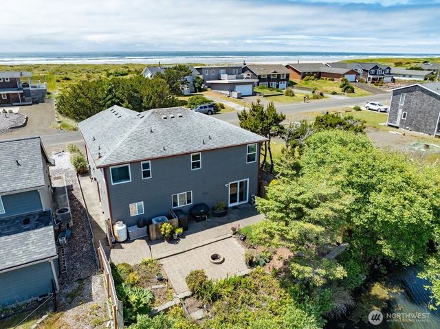 32500 G St, Ocean Park, WA 98640