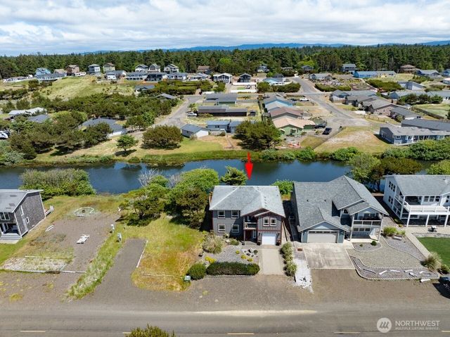 32500 G St, Ocean Park, WA 98640