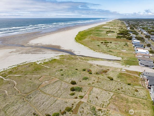 32500 G St, Ocean Park, WA 98640