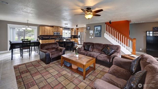 32500 G St, Ocean Park, WA 98640