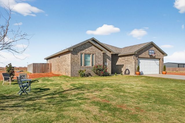 2602 S County Rd 1041, Stanton, TX 79782