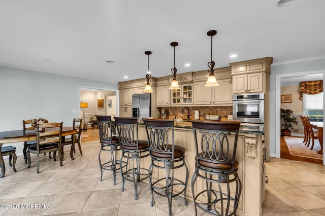 6 Flora Drive, Holmdel, NJ 07733