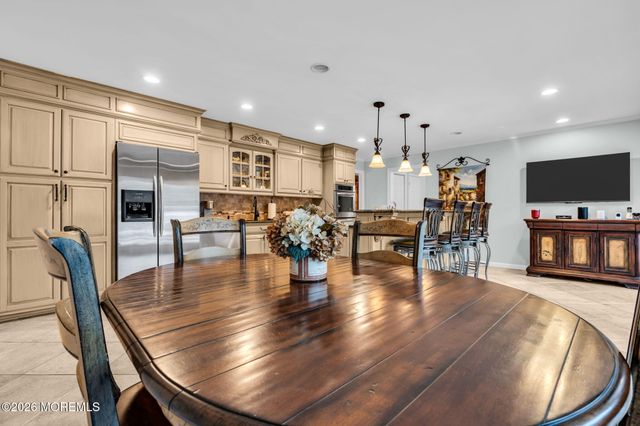 6 Flora Drive, Holmdel, NJ 07733