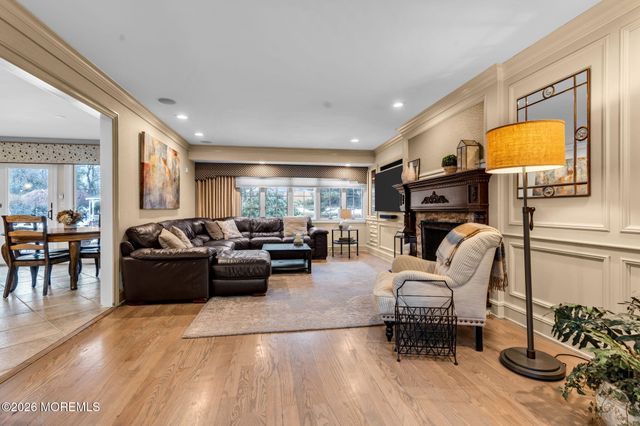 6 Flora Drive, Holmdel, NJ 07733