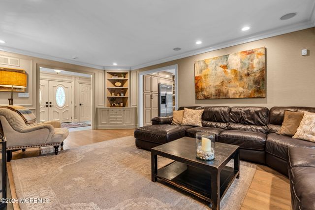 6 Flora Drive, Holmdel, NJ 07733