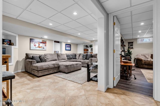 6 Flora Drive, Holmdel, NJ 07733