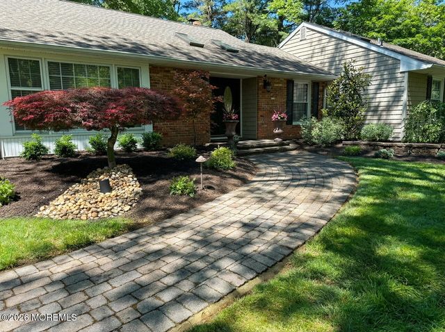 6 Flora Drive, Holmdel, NJ 07733