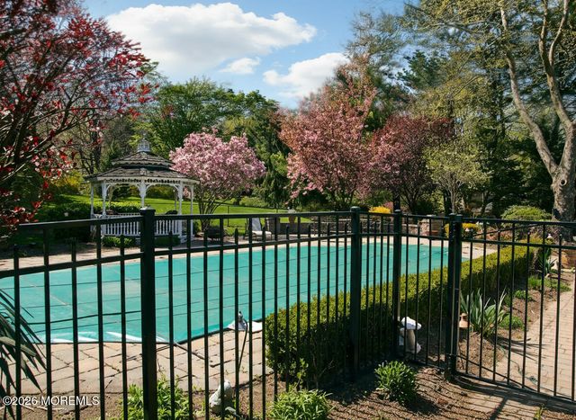 6 Flora Drive, Holmdel, NJ 07733