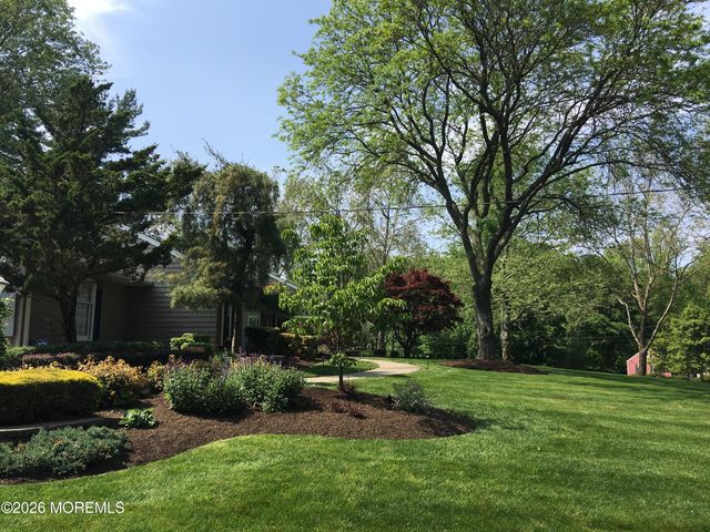 6 Flora Drive, Holmdel, NJ 07733