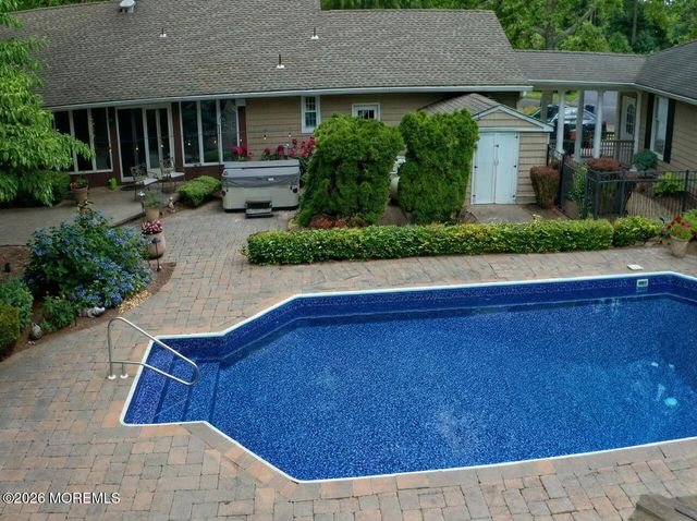 6 Flora Drive, Holmdel, NJ 07733