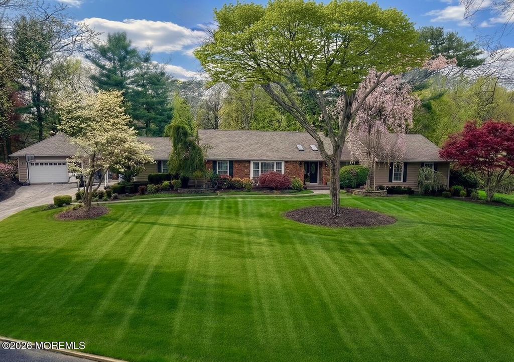 6 Flora Drive, Holmdel, NJ 07733