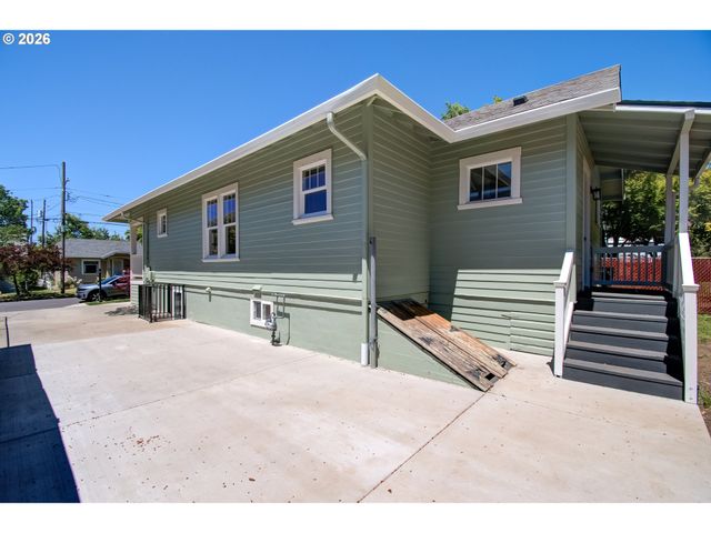 1915 D St, Vancouver, WA 98663
