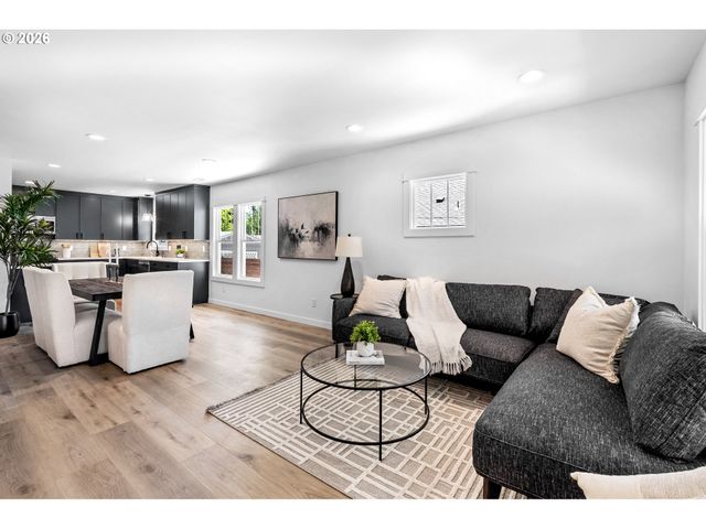 1915 D St, Vancouver, WA 98663