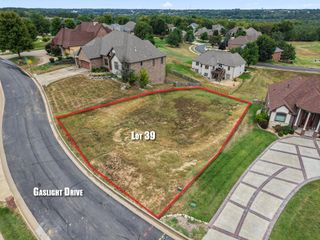 1532 West Gaslight Drive, Springfield, MO 65810