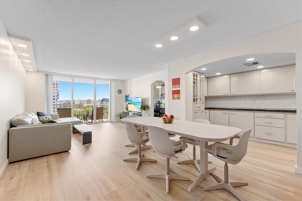 18081 Biscayne Blvd 902, Aventura, FL 33160