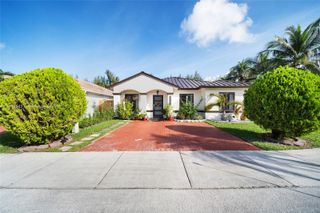 12715 NW 11th Ter, Miami, FL 33182