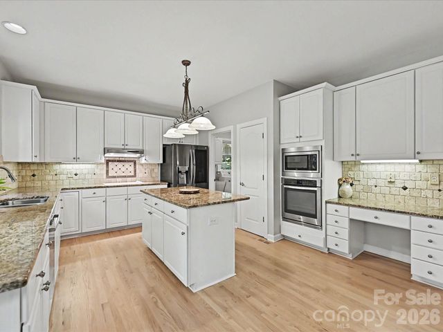 5710 Kinglet Lane, Charlotte, NC 28269
