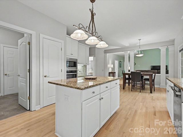 5710 Kinglet Lane, Charlotte, NC 28269
