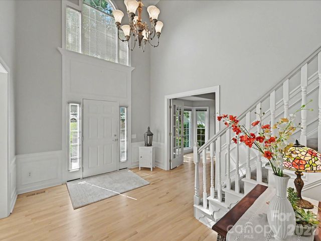 5710 Kinglet Lane, Charlotte, NC 28269