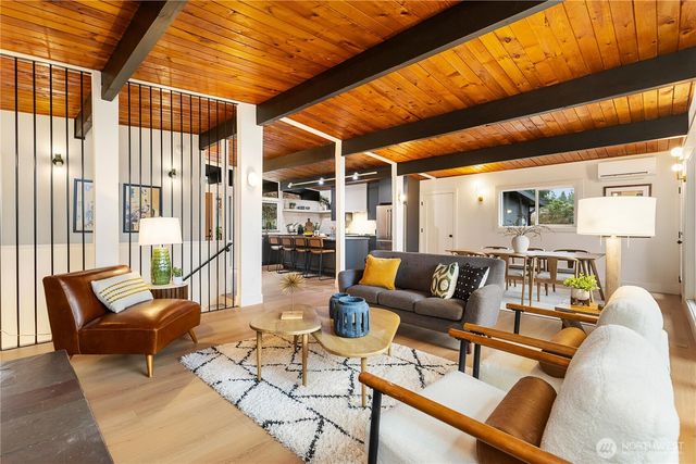 9125 188th Street SW, Edmonds, WA 98026