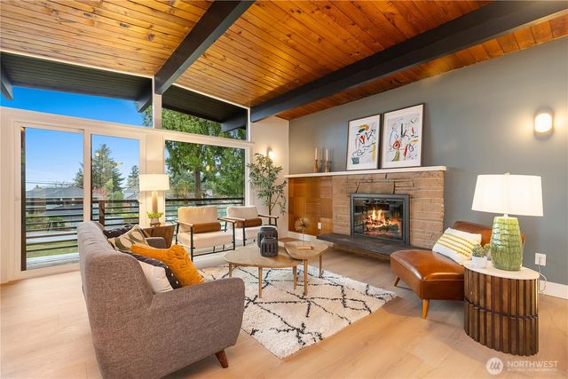 9125 188th Street SW, Edmonds, WA 98026